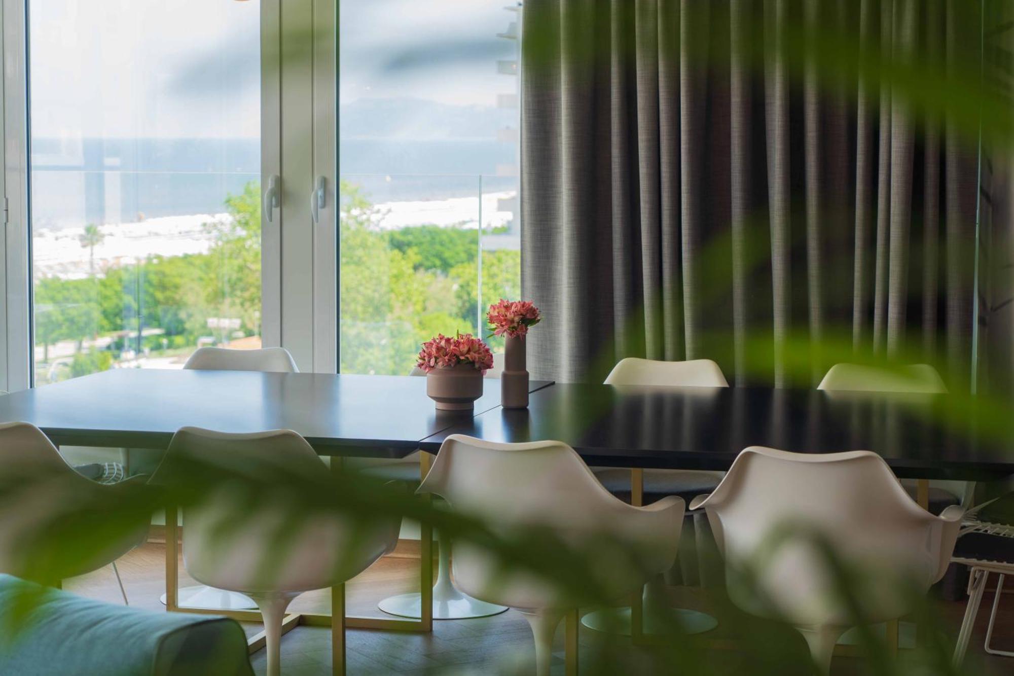 The Box - Adults Only Hotel