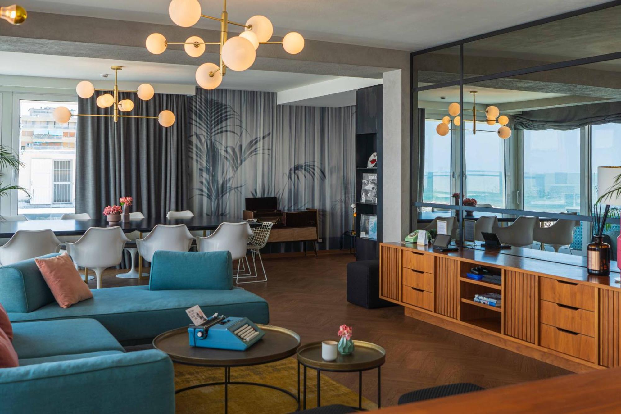 Hotel The Box - Adults Only